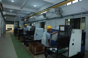 Inshade-precision-components-LMW-CNC-machine